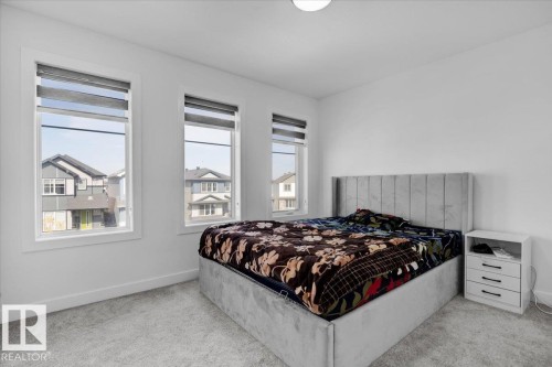 9537 Carson Bend Bend, Edmonton, AB - Indoor Photo Showing Bedroom