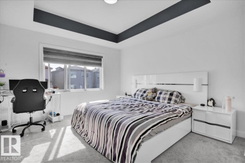 9537 Carson Bend Bend, Edmonton, AB - Indoor Photo Showing Bedroom
