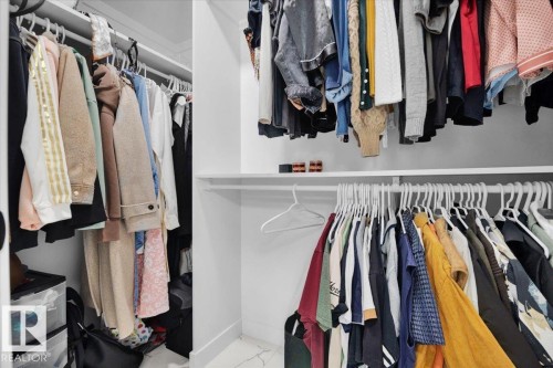 9537 Carson Bend Bend, Edmonton, AB - Indoor With Storage