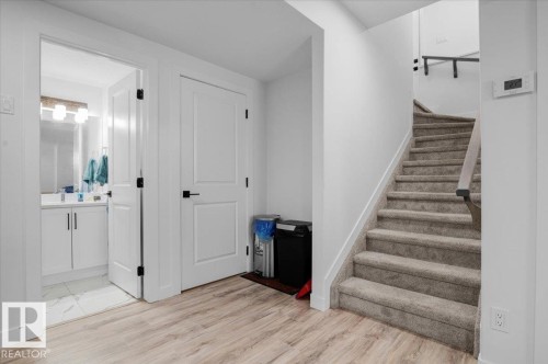 9537 Carson Bend Bend, Edmonton, AB - Indoor Photo Showing Other Room