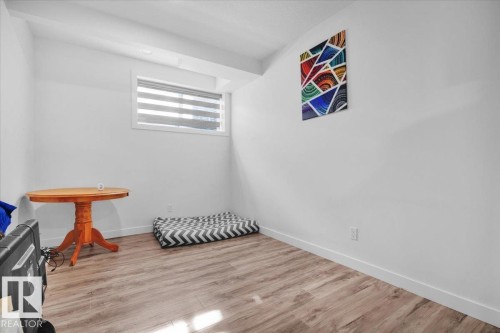 9537 Carson Bend Bend, Edmonton, AB - Indoor Photo Showing Other Room