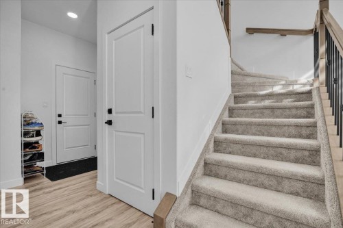 9537 Carson Bend Bend, Edmonton, AB - Indoor Photo Showing Other Room