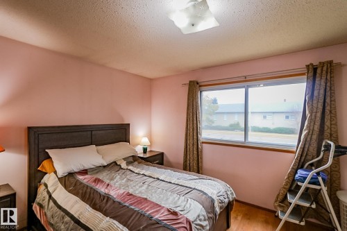 5013 44 Avenue, Smoky Lake Town, AB - Indoor Photo Showing Bedroom