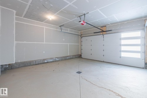 10 Enns Court, Fort Saskatchewan, AB - Indoor Photo Showing Garage
