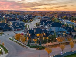 2807 WHEATON Drive  Edmonton, AB T6W 2M6