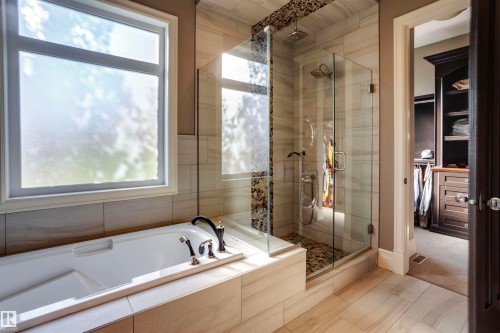 2807 Wheaton Drive, Edmonton, AB - Indoor Photo Showing Bathroom