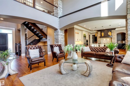 2807 Wheaton Drive, Edmonton, AB - Indoor Photo Showing Living Room