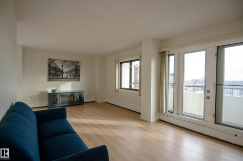 1403 9725 106 Street, Edmonton, AB - Indoor Photo Showing Living Room