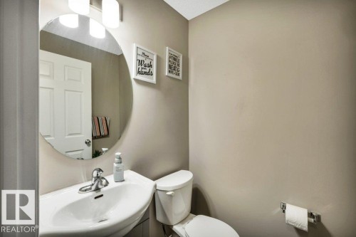 4314 Prowse Link, Edmonton, AB - Indoor Photo Showing Bathroom