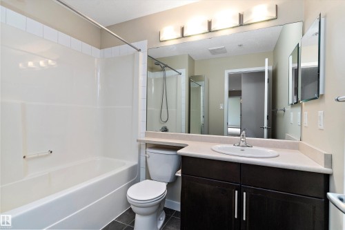 132 11603 Ellerslie Road, Edmonton, AB - Indoor Photo Showing Bathroom