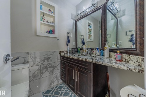 16724 61 Street, Edmonton, AB - Indoor Photo Showing Bathroom