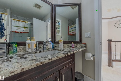 16724 61 Street, Edmonton, AB - Indoor Photo Showing Bathroom