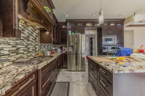 16724 61 Street, Edmonton, AB - Indoor Photo Showing Kitchen With Upgraded Kitchen