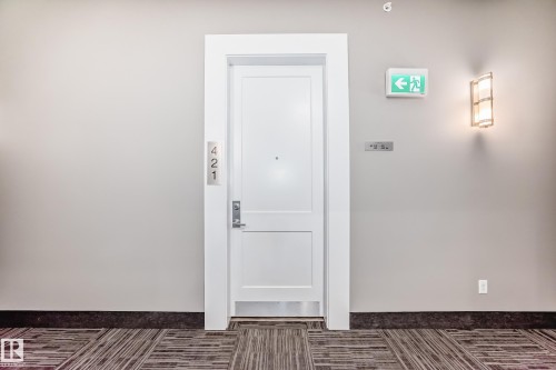 421 524 Griesbach Parade, Edmonton, AB - Indoor Photo Showing Other Room