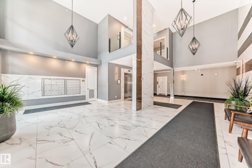 421 524 Griesbach Parade, Edmonton, AB - Indoor Photo Showing Other Room