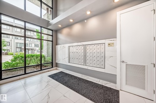 421 524 Griesbach Parade, Edmonton, AB - Indoor Photo Showing Other Room