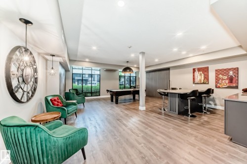 421 524 Griesbach Parade, Edmonton, AB - Indoor Photo Showing Other Room