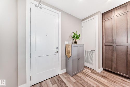 421 524 Griesbach Parade, Edmonton, AB - Indoor Photo Showing Other Room
