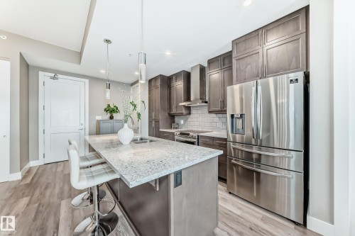 421 524 Griesbach Parade, Edmonton, AB - Indoor Photo Showing Kitchen With Upgraded Kitchen