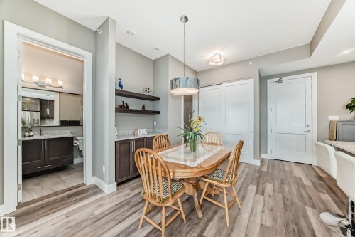 421 524 Griesbach Parade, Edmonton, AB - Indoor Photo Showing Dining Room