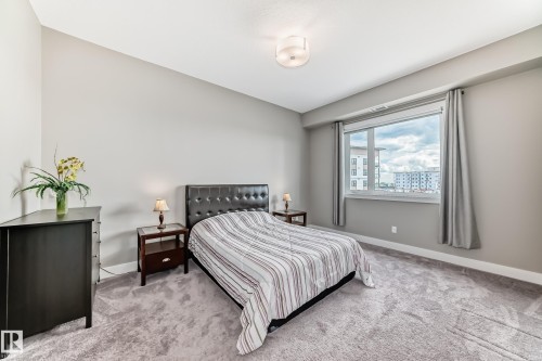 421 524 Griesbach Parade, Edmonton, AB - Indoor Photo Showing Bedroom