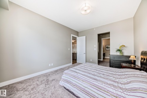 421 524 Griesbach Parade, Edmonton, AB - Indoor Photo Showing Bedroom