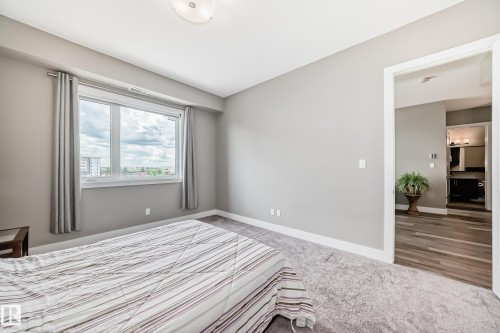 421 524 Griesbach Parade, Edmonton, AB - Indoor Photo Showing Bedroom