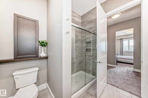 421 524 Griesbach Parade, Edmonton, AB - Indoor Photo Showing Bathroom