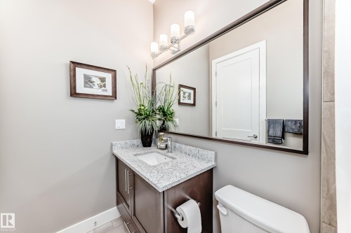 421 524 Griesbach Parade, Edmonton, AB - Indoor Photo Showing Bathroom