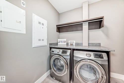 421 524 Griesbach Parade, Edmonton, AB - Indoor Photo Showing Laundry Room