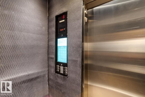 903 9916 113 Street, Edmonton, AB - Indoor Photo Showing Bathroom