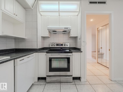 1403 10160 115 Street, Edmonton, AB - Indoor Photo Showing Kitchen