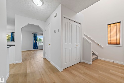 3231 30 Ave Nw, Edmonton, AB - Indoor Photo Showing Other Room