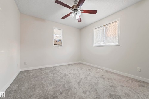3231 30 Ave Nw, Edmonton, AB - Indoor Photo Showing Other Room