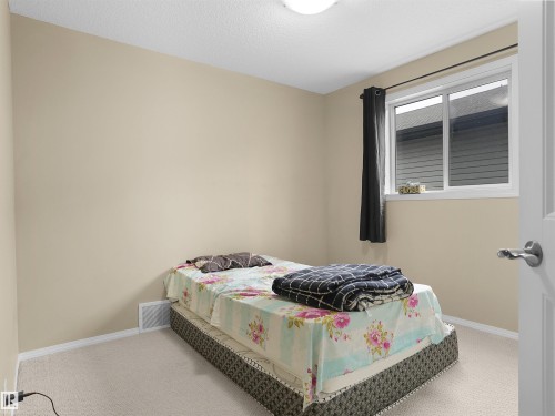 65 Ashby Gardens, Spruce Grove, AB - Indoor Photo Showing Bedroom