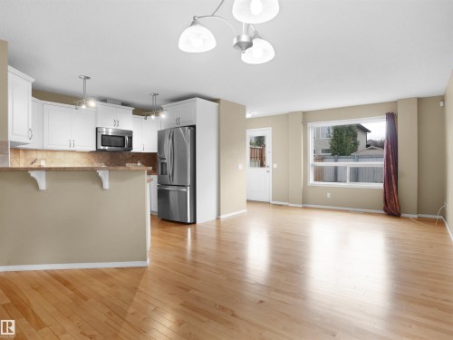 65 Ashby Gardens, Spruce Grove, AB - Indoor Photo Showing Kitchen