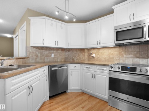 65 Ashby Gardens, Spruce Grove, AB - Indoor Photo Showing Kitchen