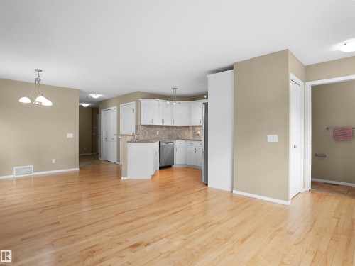 65 Ashby Gardens, Spruce Grove, AB - Indoor Photo Showing Kitchen