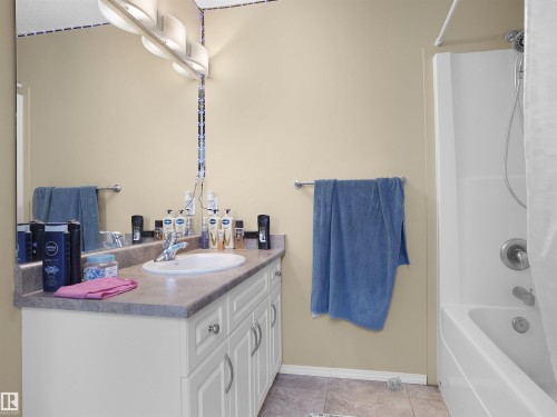 65 Ashby Gardens, Spruce Grove, AB - Indoor Photo Showing Bathroom