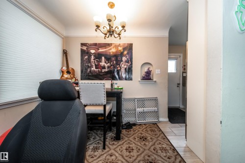 7910 75 Street, Edmonton, AB - Indoor