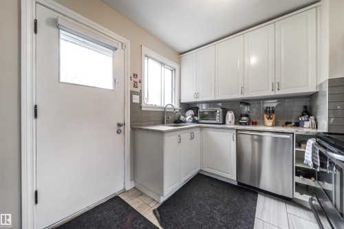 7910 75 Street, Edmonton, AB - Indoor Photo Showing Kitchen