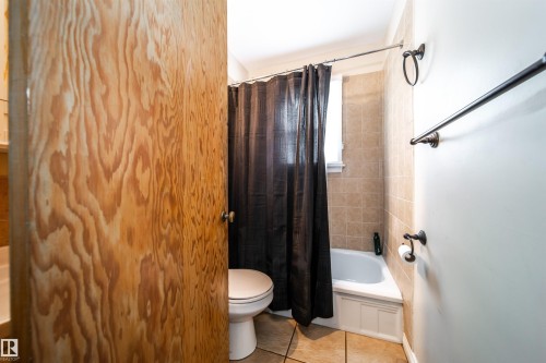 7910 75 Street, Edmonton, AB - Indoor Photo Showing Bathroom