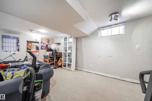 7910 75 Street, Edmonton, AB - Indoor