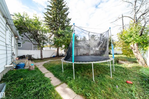 7910 75 Street, Edmonton, AB - Outdoor