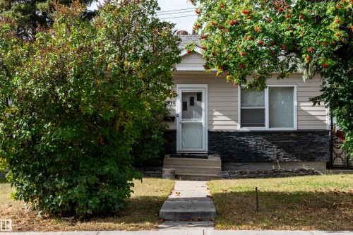 7910 75 Street, Edmonton, AB - Outdoor