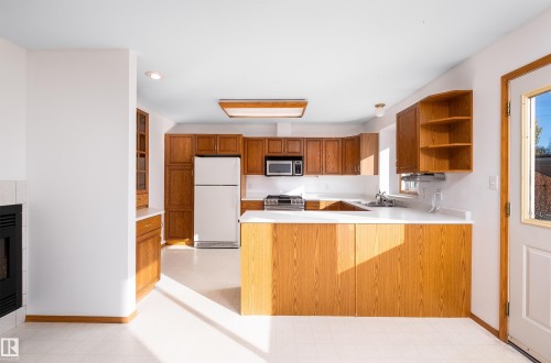 48503 Range Road 263, Rural Leduc County, AB - Indoor Photo Showing Kitchen