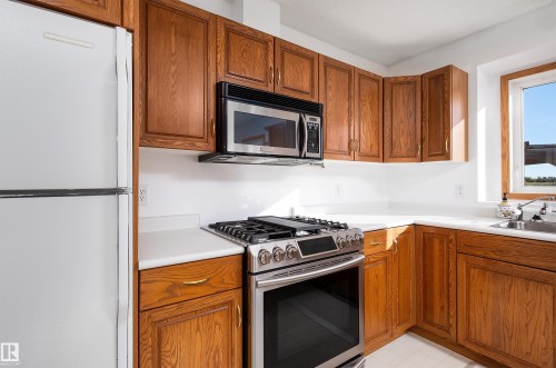 48503 Range Road 263, Rural Leduc County, AB - Indoor Photo Showing Kitchen