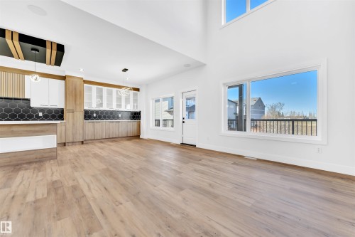 638 Astoria Way, Devon, AB - Indoor