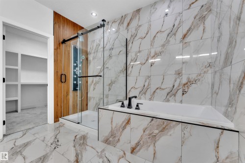 638 Astoria Way, Devon, AB - Indoor Photo Showing Bathroom