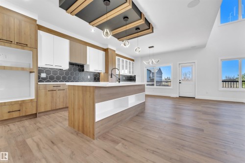 638 Astoria Way, Devon, AB - Indoor Photo Showing Kitchen